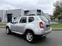 Dacia Duster 1.6-16V Lauréate 2wd 105 PK. Distributieriem vervangen bij 138.000 KM !!! Geen mooie auto maar technisch top en rijdt nieuw !!