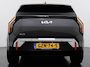 Kia EV3 Plus Advanced 58.3 kWh SOH 100% | HARMAN KARDON | DODE HOEK | ELEK. STOELEN | STOEL + STUURVERWARMING | ADAP. CRUISE | ACHTERUITRIJCAMERA | PANO | FABRIEKS GARANTIE TOT 01-2032 | NET ONDERHOUD GEHAD DIRECT LEVERBAAR |
