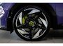 Abarth 600e Scorpionissima 54 kWh | Tot 8 Jaar Garantie | Camera | Navigatie | 20 inch Lichtmetaal | Sabelt Stoelen | Verwarmde stoelen |