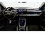 Abarth 600e Scorpionissima 54 kWh | Tot 8 Jaar Garantie | Camera | Navigatie | 20 inch Lichtmetaal | Sabelt Stoelen | Verwarmde stoelen |