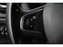 Renault Captur 0.9 TCe Limited/ Two-Tone/ 17'' LMV/ LED Koplampen/ Keyless/ Half-Leder/ Apple + Android/ Clima/ Cruise/ Extra Getint glas/ PDC/ Bluetooth/ Armsteun/ Multi. LEDER. Stuur/ LED Mistl.