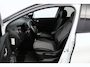 Renault Captur 0.9 TCe Limited/ Two-Tone/ 17'' LMV/ LED Koplampen/ Keyless/ Half-Leder/ Apple + Android/ Clima/ Cruise/ Extra Getint glas/ PDC/ Bluetooth/ Armsteun/ Multi. LEDER. Stuur/ LED Mistl.
