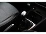 Renault Captur 0.9 TCe Limited/ Two-Tone/ 17'' LMV/ LED Koplampen/ Keyless/ Half-Leder/ Apple + Android/ Clima/ Cruise/ Extra Getint glas/ PDC/ Bluetooth/ Armsteun/ Multi. LEDER. Stuur/ LED Mistl.