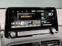 Hyundai Kona Electric EV Fashion 64 kWh ✓2e Eigenaar✓Carplay✓Camera✓Trekhaak✓Dealer Onderhouden✓Draadloze telefoonlader✓Navi✓Keyless✓✓Rijstrooksensor✓Dodehoeksensor✓Pdc✓Lm velgen 17"✓Clima✓Cruise✓204pk✓N.A.P✓Bj 12-2020✓Apk tot 09-2028