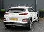 Hyundai Kona Electric EV Fashion 64 kWh ✓2e Eigenaar✓Carplay✓Camera✓Trekhaak✓Dealer Onderhouden✓Draadloze telefoonlader✓Navi✓Keyless✓✓Rijstrooksensor✓Dodehoeksensor✓Pdc✓Lm velgen 17"✓Clima✓Cruise✓204pk✓N.A.P✓Bj 12-2020✓Apk tot 09-2028