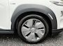 Hyundai Kona Electric EV Fashion 64 kWh ✓2e Eigenaar✓Carplay✓Camera✓Trekhaak✓Dealer Onderhouden✓Draadloze telefoonlader✓Navi✓Keyless✓✓Rijstrooksensor✓Dodehoeksensor✓Pdc✓Lm velgen 17"✓Clima✓Cruise✓204pk✓N.A.P✓Bj 12-2020✓Apk tot 09-2028