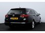 Opel Astra Sports Tourer 1.2 Elegance/ Trekhaak/ 16'' LMV/ LED Koplampen!/ Stoel + Stuurverw./ Camera/ Apple + Android/ Half-Leder/ Dode-Hoek DET./ Extra getint glas/ PDC V+A/ Navi/ Clima/ Cruise/ Bluetooth.
