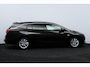 Opel Astra Sports Tourer 1.2 Elegance/ Trekhaak/ 16'' LMV/ LED Koplampen!/ Stoel + Stuurverw./ Camera/ Apple + Android/ Half-Leder/ Dode-Hoek DET./ Extra getint glas/ PDC V+A/ Navi/ Clima/ Cruise/ Bluetooth.