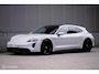 Porsche Taycan Sport Turismo GTS 93 kWh 517 pk | Alcantara pack | Carbon afwerking | Sportchrono | 21 inch | krijtgrijs | 360 camera | Panorama | Comfort stoelen | Rijklaarprijs |