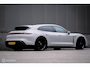 Porsche Taycan Sport Turismo GTS 93 kWh 517 pk | Alcantara pack | Carbon afwerking | Sportchrono | 21 inch | krijtgrijs | 360 camera | Panorama | Comfort stoelen | Rijklaarprijs |