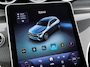 Mercedes-Benz GLC 300 e 4MATIC Sport Edition | AMG Line | Premium Pakket | Trekhaak | Panoramadak | 360° Camera | Augmented Reality voor Navigatie | DISTRONIC Afstandsassistent | Dodehoekassistent | Verkeersbordenassistent | DIGITAL LIGHT | Elektrisch Verstelbare Stoelen + Memory | Stoelverwarming | Sfeerverlichting | Apple CarPlay | Android Auto | Elektrische Achterklep | Elektrisch Inklapbare Buitenspiegels | Parkeersensoren