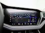 Volkswagen Touareg 3.0 TSi eHybrid 4MOTION Elegance 381 PK | V6 | Luchtvering | Plug-In | Nightvision | Panorama Dak | Trekhaak | Head-Updisplay | Stoelverwarming Voor & Achter | Dynaudio | Geheugenfunctie stoelen | Dealer Onderhouden