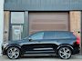 Volvo XC90 2.0 T8 Recharge AWD Ultimate Dark | 7-Zits, Bowers & Wilkins, Panoramadak, Trekhaak, Stoel- Stuurverw, Apple Carp., 22”