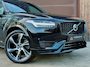 Volvo XC90 2.0 T8 Recharge AWD Ultimate Dark | 7-Zits, Bowers & Wilkins, Panoramadak, Trekhaak, Stoel- Stuurverw, Apple Carp., 22”
