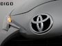 Toyota Yaris 1.0 VVT-i Y20 Bi-Tone | Garantie tot 05-2029! | Navigatie | Camera | Cruise Control | Privacy Glass