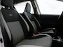 Toyota Yaris 1.0 VVT-i Y20 Bi-Tone | Garantie tot 05-2029! | Navigatie | Camera | Cruise Control | Privacy Glass