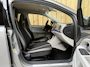 Volkswagen e-Up! SoH 82,82% Climate & cruise control | Extra Getint glas | Lichtmetalen velgen | Metaalkleur | Parkeersensoren achter | Voorstoelen verwarmd | Verwarmde voorruit