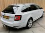 Skoda Octavia Combi 1.0 TSI Greentech Style Business Automaat | Apple CarPlay/Android Auto | Cruise & climate control | DAB ontvanger | Lichtmetalen velgen | Parkeersensoren achter | Voorstoelen verwarmd | Trekhaak