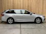 Skoda Octavia Combi 1.0 TSI Business Edition Apple CarPlay/Android Auto | Cruise & climate control | DAB ontvanger | Elektrisch bedienbare achterklep | Keyless entry | LED verlichting | Navigatiesysteem | Trekhaak uitklapbaar
