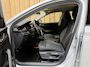 Skoda Octavia Combi 1.0 TSI Business Edition Apple CarPlay/Android Auto | Cruise & climate control | DAB ontvanger | Elektrisch bedienbare achterklep | Keyless entry | LED verlichting | Navigatiesysteem | Trekhaak uitklapbaar