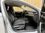 Skoda Octavia Combi 1.0 TSI Business Edition Apple CarPlay/Android Auto | Cruise & climate control | DAB ontvanger | Elektrisch bedienbare achterklep | Keyless entry | LED verlichting | Navigatiesysteem | Trekhaak uitklapbaar