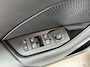 Skoda Octavia Combi 1.0 TSI Business Edition Apple CarPlay/Android Auto | Cruise & climate control | DAB ontvanger | Elektrisch bedienbare achterklep | Keyless entry | LED verlichting | Navigatiesysteem | Trekhaak uitklapbaar