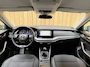 Skoda Octavia Combi 1.0 TSI Business Edition Apple CarPlay/Android Auto | Cruise & climate control | DAB ontvanger | Elektrisch bedienbare achterklep | Keyless entry | LED verlichting | Navigatiesysteem | Trekhaak uitklapbaar