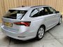 Skoda Octavia Combi 1.0 TSI Business Edition Apple CarPlay/Android Auto | Cruise & climate control | DAB ontvanger | Elektrisch bedienbare achterklep | Keyless entry | LED verlichting | Navigatiesysteem | Trekhaak uitklapbaar