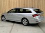 Skoda Octavia Combi 1.0 TSI Business Edition Apple CarPlay/Android Auto | Cruise & climate control | DAB ontvanger | Elektrisch bedienbare achterklep | Keyless entry | LED verlichting | Navigatiesysteem | Trekhaak uitklapbaar