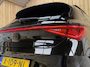 SEAT Leon 1.0 eTSI FR Business Intense Achteruitrijcamera | Apple CarPlay/Android Auto | Adaptieve cruise control | Climate control | DAB ontvanger | Keyless entry | Panoramadak | Voorstoelen en stuurwiel verwarmd | Trekhaak uitklapbaar