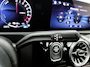 Mercedes-Benz A-klasse 250 e AMG Nightpakket | Panoramadak | Trekhaak | Alarm | Sfeerverlichting | Keyless Go | Stuur en Stoelverwarming | CarPlay | Inclusief 24 maanden Mercedes-Benz Certified garantie voor Europa.
