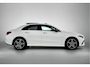 Mercedes-Benz A-klasse 250 e AMG Nightpakket | Panoramadak | Trekhaak | Alarm | Sfeerverlichting | Keyless Go | Stuur en Stoelverwarming | CarPlay | Inclusief 24 maanden Mercedes-Benz Certified garantie voor Europa.