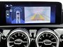 Mercedes-Benz A-klasse 250 e AMG Nightpakket | Panoramadak | Trekhaak | Alarm | Sfeerverlichting | Keyless Go | Stuur en Stoelverwarming | CarPlay | Inclusief 24 maanden Mercedes-Benz Certified garantie voor Europa.