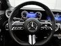 Mercedes-Benz A-klasse 250 e AMG Nightpakket | Panoramadak | Trekhaak | Alarm | Sfeerverlichting | Keyless Go | Stuur en Stoelverwarming | CarPlay | Inclusief 24 maanden Mercedes-Benz Certified garantie voor Europa.