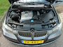BMW 3-Serie (E90) 325i TOURING 160KW AUT High Exe Leder Sportst Clima P-dak T.haak Apple Car PlayMooi