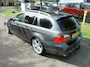 BMW 3-Serie (E90) 325i TOURING 160KW AUT High Exe Leder Sportst Clima P-dak T.haak Apple Car PlayMooi