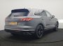 Volkswagen Touareg 3.0 TSi eHybrid 4MOTION PHEV 381pk Dealer O.H. | SOH 91,3% | Trekhaak Af Fabriek | Luchtvering | Panodak | Adaptive Cruise | Dynaudio | 360 Camera | Head Up | Lederen Comfortstoelen Memory & Verwarmd | Sfeerverlichting | Stuur Verwarmd | Keyless | Apple Carplay | 20"L.M | Plug In Hybrid |