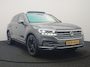 Volkswagen Touareg 3.0 TSi eHybrid 4MOTION PHEV 381pk Dealer O.H. | SOH 91,3% | Trekhaak Af Fabriek | Luchtvering | Panodak | Adaptive Cruise | Dynaudio | 360 Camera | Head Up | Lederen Comfortstoelen Memory & Verwarmd | Sfeerverlichting | Stuur Verwarmd | Keyless | Apple Carplay | 20"L.M | Plug In Hybrid |