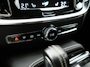 Volvo V60 T6 Recharge AWD R-Design PHEV 340pk Dealer O.H. | SOH 82,8% | Camera | Harman / Kardon | Lederen Sportstoelen Memory & Verwarmd | Stuur Verwarmd | Keyless | BLIS | Cruise Control | Apple Carplay | Navigatie | DAB | 20"L.M | Plug In Hybrid