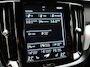Volvo V60 T6 Recharge AWD R-Design PHEV 340pk Dealer O.H. | SOH 82,8% | Camera | Harman / Kardon | Lederen Sportstoelen Memory & Verwarmd | Stuur Verwarmd | Keyless | BLIS | Cruise Control | Apple Carplay | Navigatie | DAB | 20"L.M | Plug In Hybrid
