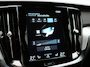 Volvo V60 T6 Recharge AWD R-Design PHEV 340pk Dealer O.H. | SOH 82,8% | Camera | Harman / Kardon | Lederen Sportstoelen Memory & Verwarmd | Stuur Verwarmd | Keyless | BLIS | Cruise Control | Apple Carplay | Navigatie | DAB | 20"L.M | Plug In Hybrid