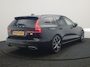 Volvo V60 T6 Recharge AWD R-Design PHEV 340pk Dealer O.H. | SOH 82,8% | Camera | Harman / Kardon | Lederen Sportstoelen Memory & Verwarmd | Stuur Verwarmd | Keyless | BLIS | Cruise Control | Apple Carplay | Navigatie | DAB | 20"L.M | Plug In Hybrid
