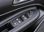 Jeep Avenger 1.2 Longitude Camera | Apple CarPlay | Cruise control | Keyless start | Parkeersensoren YP