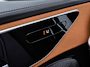 Mercedes-Benz C-klasse 300 e AMG Line | Panoramadak | Night Pakket | Trekhaak Wegklapbaar | Achteruitrijcamera | Stoelverwarming | Sfeerverlichting | Dodehoekassistentie