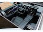 Lynk & Co 08 1.5 More | 200km Hybride | Stoelmassage, Verwarming en Ventilatie | Panoramadak | Matrix LED | Harman Kardon | 360° Camera | Getint glas | Bestuurdersstoel met geheugen | Sfeerverlichting | Apple Carplay | Dodehoekassistent | Adaptive Cruise Contol