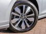 Volkswagen Golf 1.5 eTSI Life Edition | ACC | Ambiente | Camera