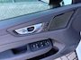 Volvo XC60 2.0 T8 Plug-in hybrid AWD NW MODEL Ultra Black Edition 455pk Luchtvering / Trekhaak / Head Up Display