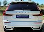 Volvo XC60 2.0 T8 Plug-in hybrid AWD NW MODEL Ultra Black Edition 455pk Luchtvering / Trekhaak / Head Up Display