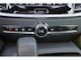 Volvo V60 T6 Plug-in hybrid AWD Core Business - IntelliSafe Assist & Surround - 360º Camera - Harman Kardon audio - Verwarmde voorstoelen, stuur & achterbank - Parkeersensoren voor & achter - 19' LMV