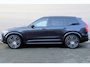 Volvo XC90 2.0 T8 Recharge AWD R-Design | SOH 92% | Luchtvering Voor En Achter Met FOUR-C Settings | Parkeerverwarming Met Timer | Head-Up Display | Gelamineerde Zijruiten En Achterruit | Elektrisch Glazen Schuif-/Kanteldak | Bowers & Wilkins Audiosysteem | Achterbank Verwarmd | Keyless Entry | Keyless Start |